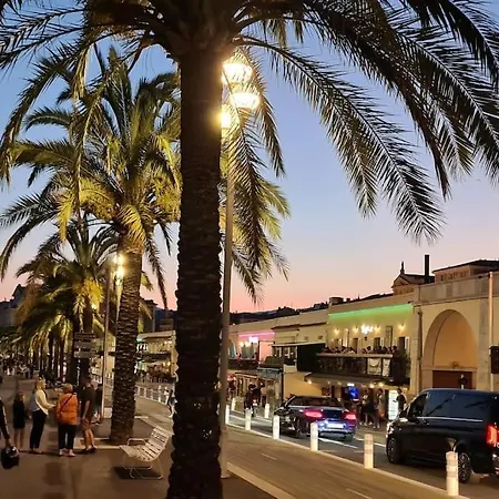 From 1882, Romantic Flat, In The Golden Square アパート *