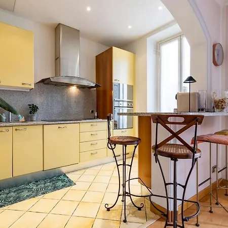 Apartment From 1882, Romantic Flat, In The Golden Square