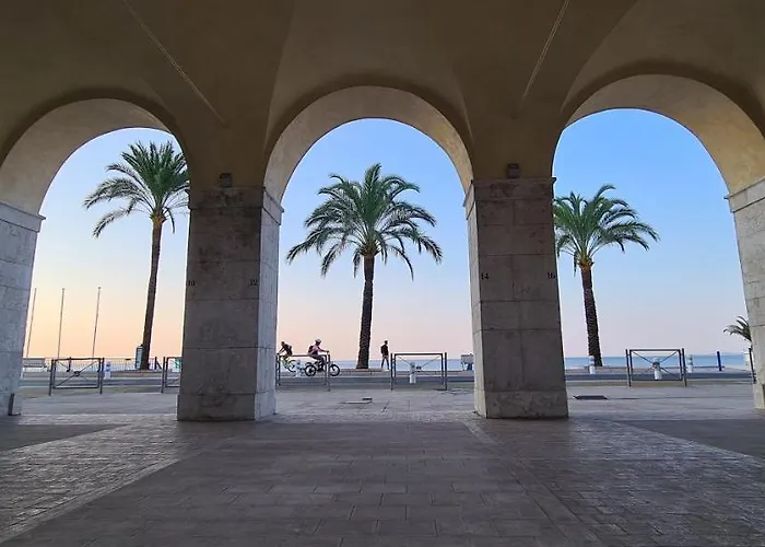 From 1882, Romantic Flat, In The Golden Square * ニース