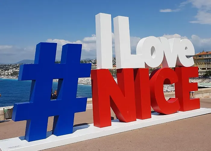 From 1882, Romantic Flat, In The Golden Square アパート ニース