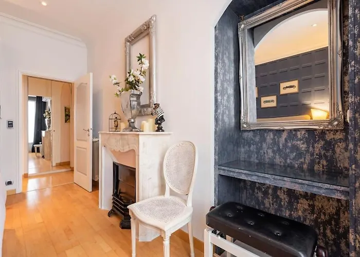 From 1882, Romantic Flat, In The Golden Square ニース