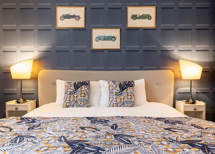 アパート From 1882, Romantic Flat, In The Golden Square *