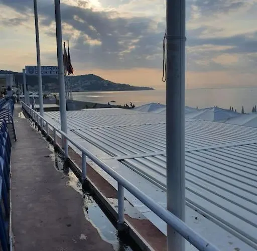 アパート From 1882, Romantic Flat, In The Golden Square *