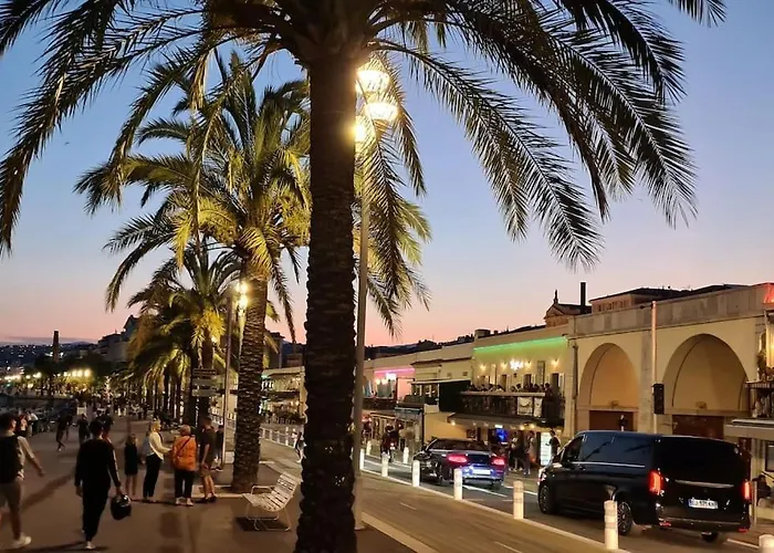 From 1882, Romantic Flat, In The Golden Square アパート *