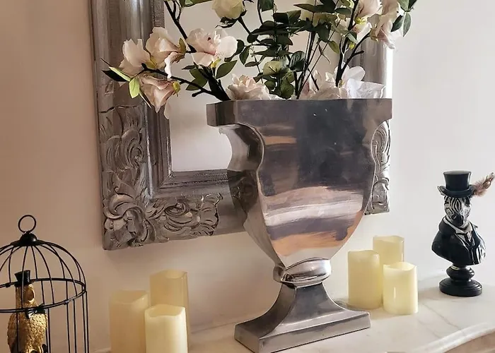 From 1882, Romantic Flat, In The Golden Square アパート *