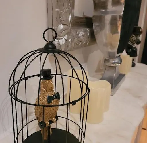 アパート From 1882, Romantic Flat, In The Golden Square *