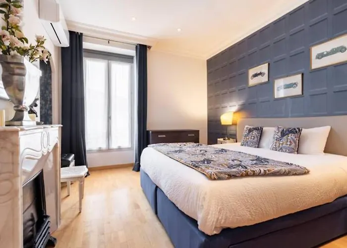 アパート From 1882, Romantic Flat, In The Golden Square *