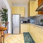From 1882, Romantic Flat, In The Golden Square Lägenhet *