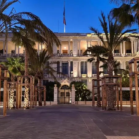From 1882, Romantic Flat, In The Golden Square 니스