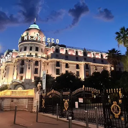 아파트 From 1882, Romantic Flat, In The Golden Square