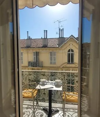 From 1882, Romantic Flat, In The Golden Square 니스