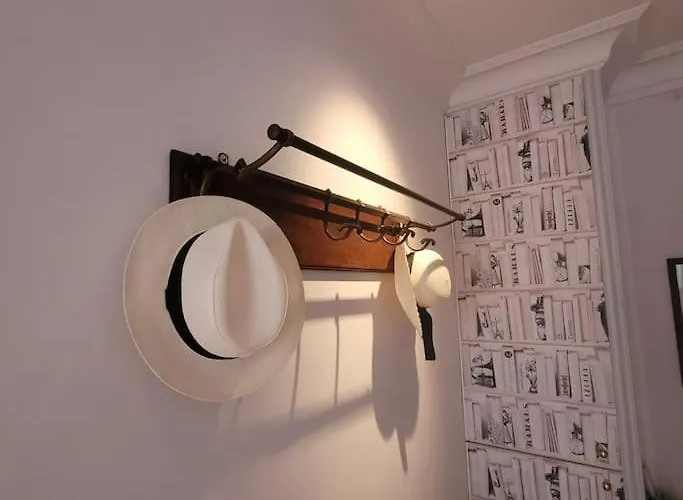 From 1882, Romantic Flat, In The Golden Square * Ницца